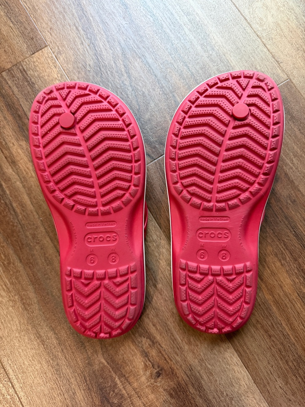 Crocs Classic Red Flip Flops - Picture 2 of 7